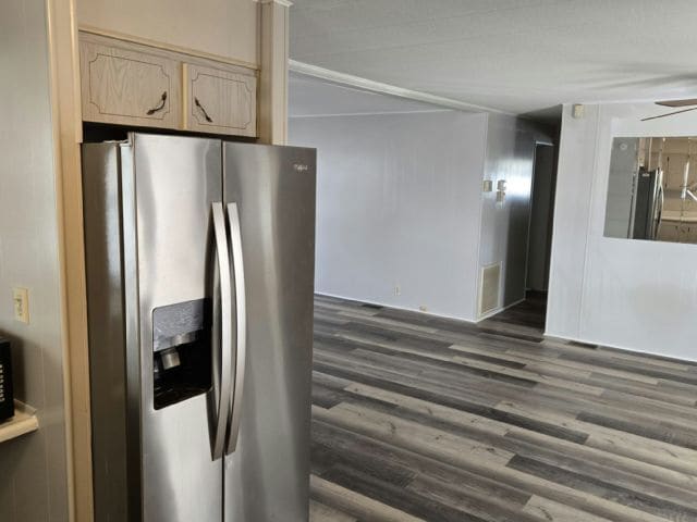 Photo - 109 49th Ave W