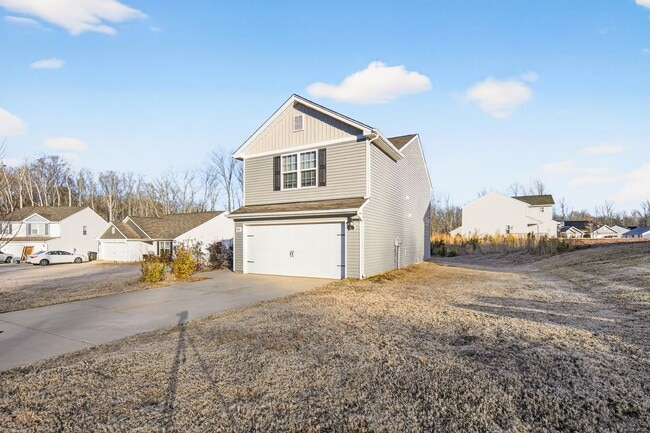 Photo - Available now! Stunning 3-Bedroom Home in Meredith Woods