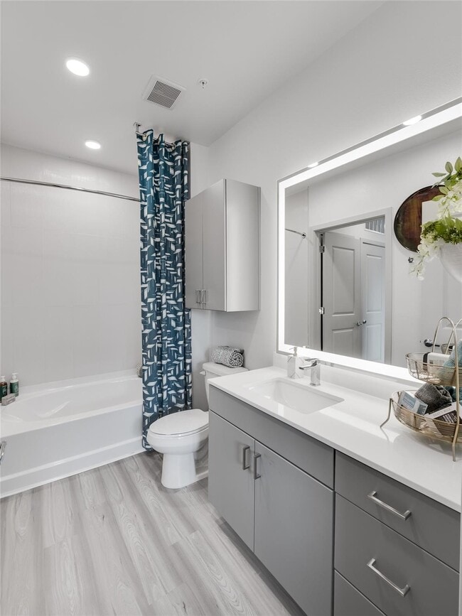 Photo - 3636 W Dallas St Unit 511