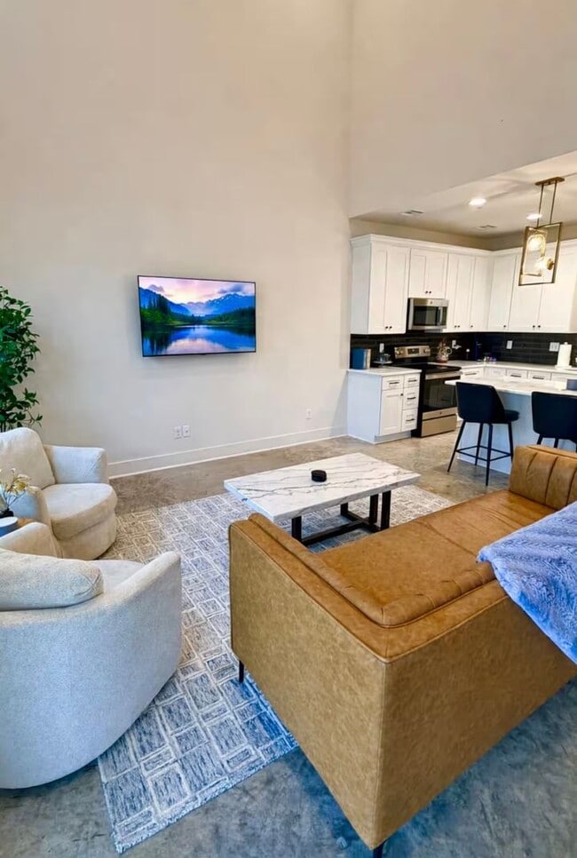 Building Photo - FOR RENT in LAFAYETTE!