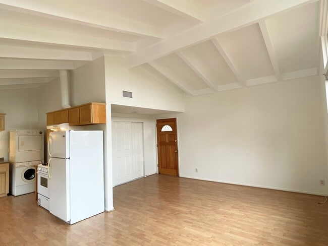 Photo - 124 Rees St Unit 126
