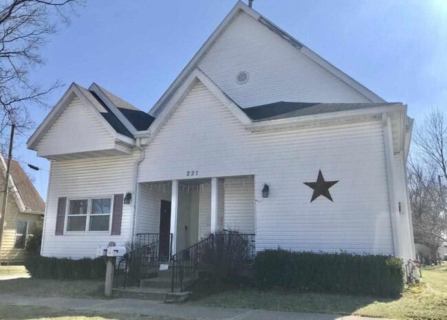 Building Photo - 221 E Jackson St Unit 2