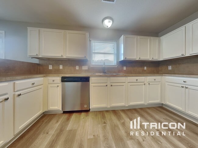 Photo - 6535 Providence View Ln