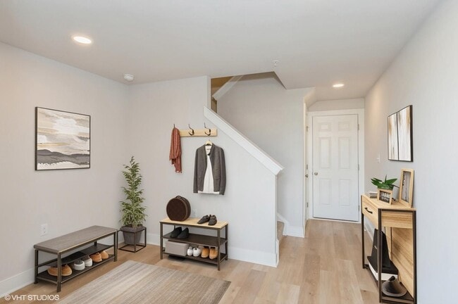 Photo - 403 Cranford Way