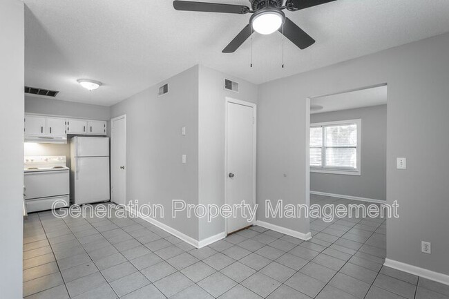 Photo - 2914 Williamsburg Ln