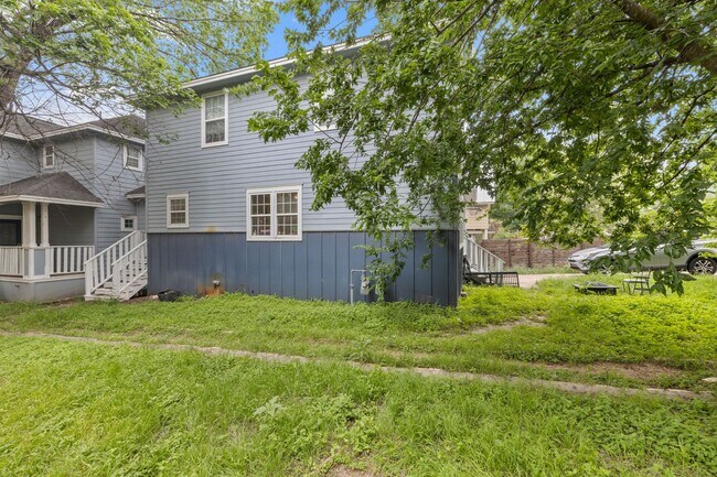 Photo - 2115 E 18th St Unit A