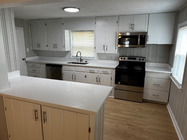 Photo - 6328 Robinhood Rd