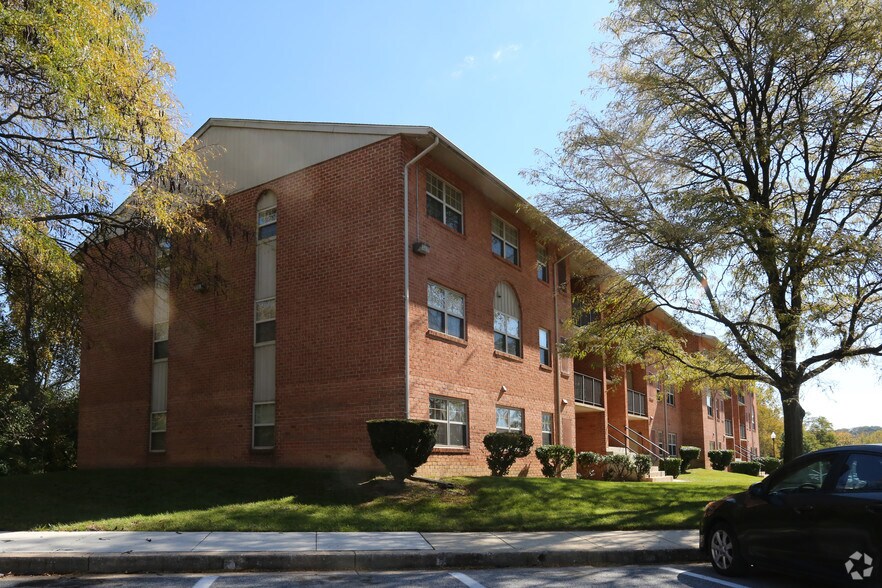 Seminary Roundtop Apartments For Rent in Lutherville, MD