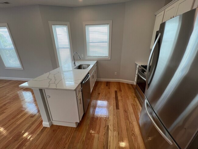 Photo - 126 Cross St Unit 7R