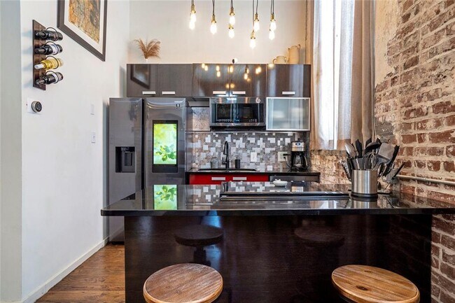 650 Glen Iris Dr NE Unit 30