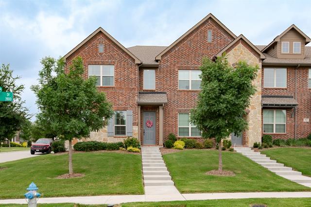 Building Photo - 3928 Cresthill Dr