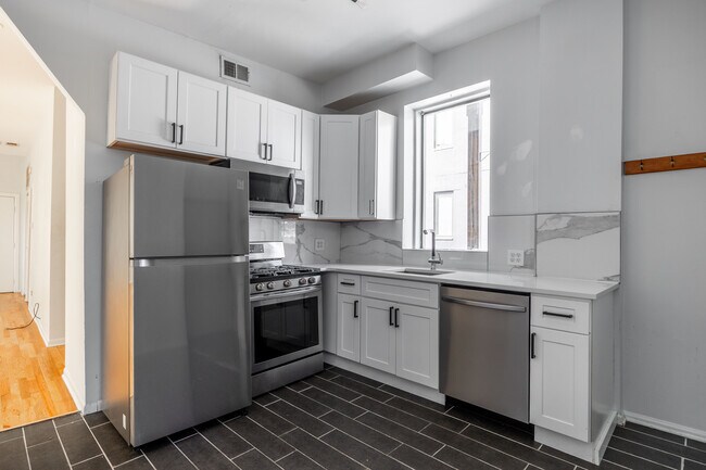 Photo - 2736 W Chicago Ave Unit 1R
