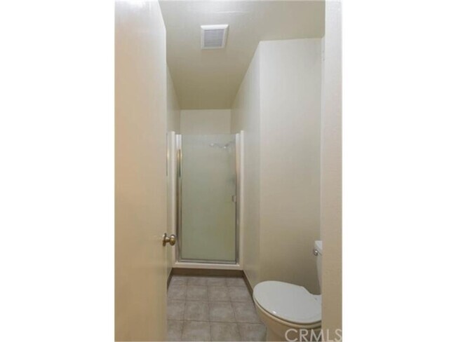 Building Photo - 1412 N Cherry St Unit 1412 North Cherry St. Apt. 2