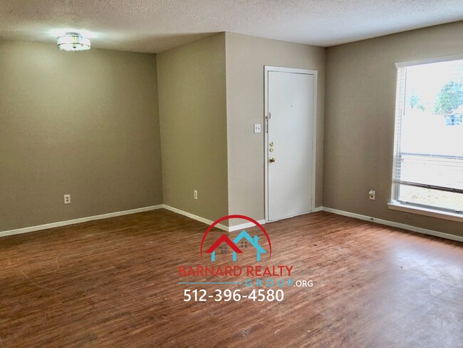Photo - 108 Uhland Rd Unit 02