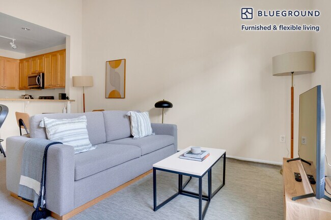 Photo - 853 Commodore Dr Unit FL5-ID988