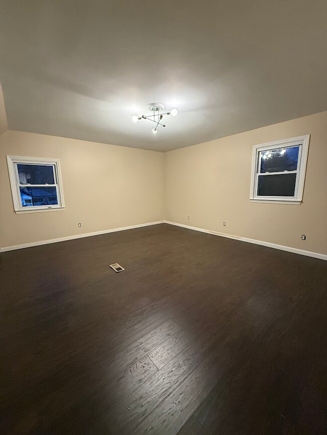 Photo - 130 Tunison Rd