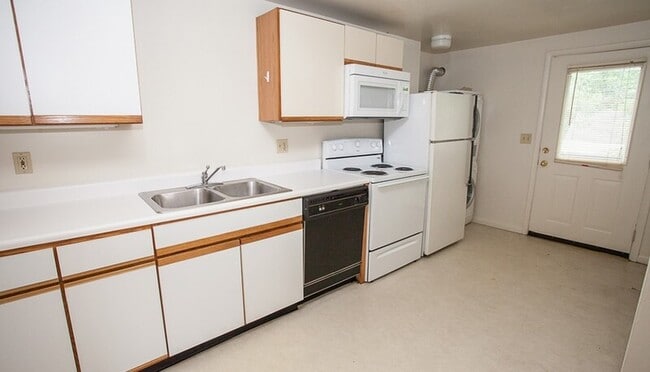 Photo - 547 Layman Ave Unit Apt. 3