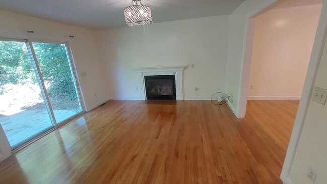 Photo - 339 Poplar St