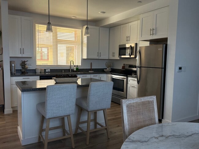 2 bed 2 bath with Island and Office
