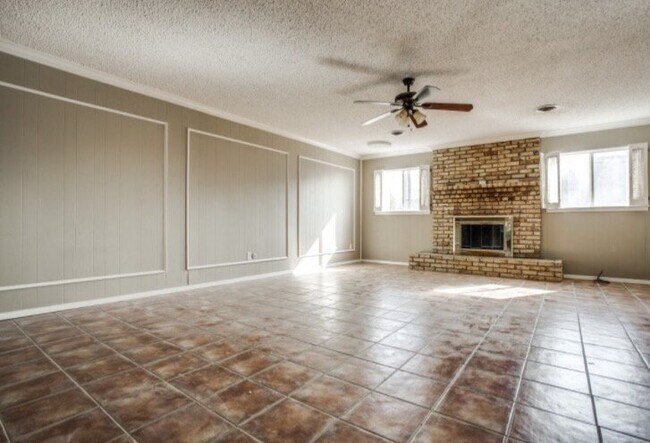 2316 Rose Marie Dr