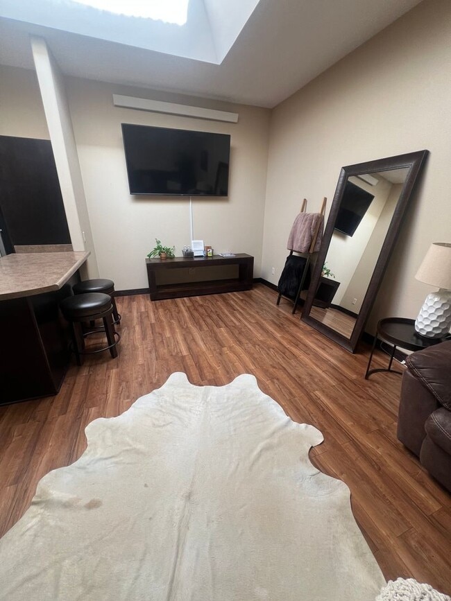 Photo - Downtown Condos AirBnb Unit Condo AirBnb - 2