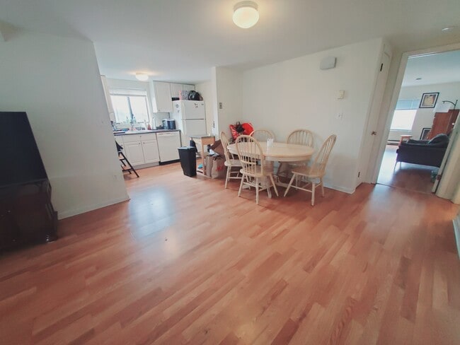 Photo - 22 Cove Rd Unit 5