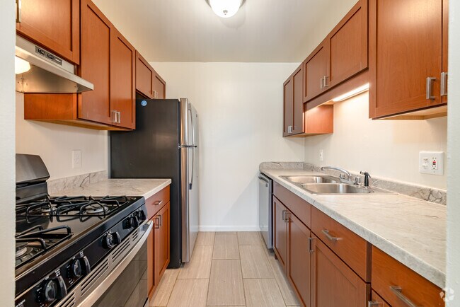2BR, 1BA - 900SF - Type B Upgraded - Kitchen