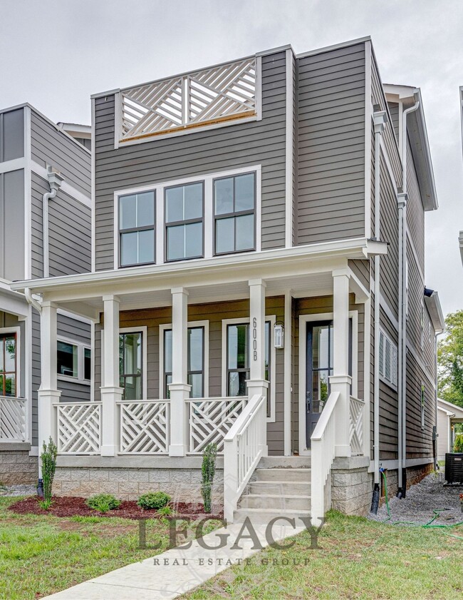 Photo - 600 45th Ave N