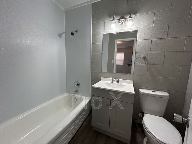 Photo - 1411 S Broadway St