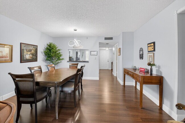 Photo - 6866 Huntington Ln Unit 607