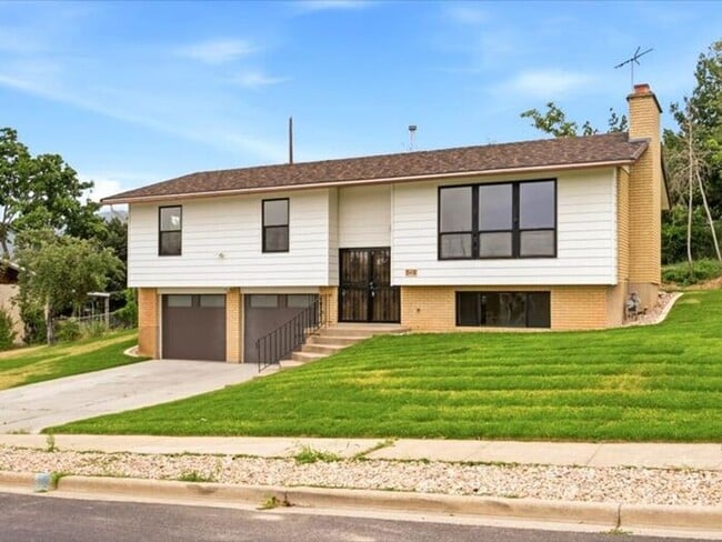 Photo - BOUNTIFUL New Remodeled 4 bed 3 bath home