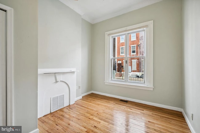 Photo - 2014 W Oxford St