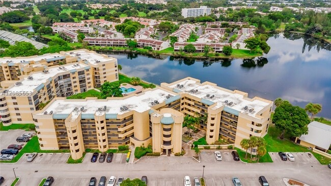 Building Photo - 6475 W Oakland Park Blvd Unit 102