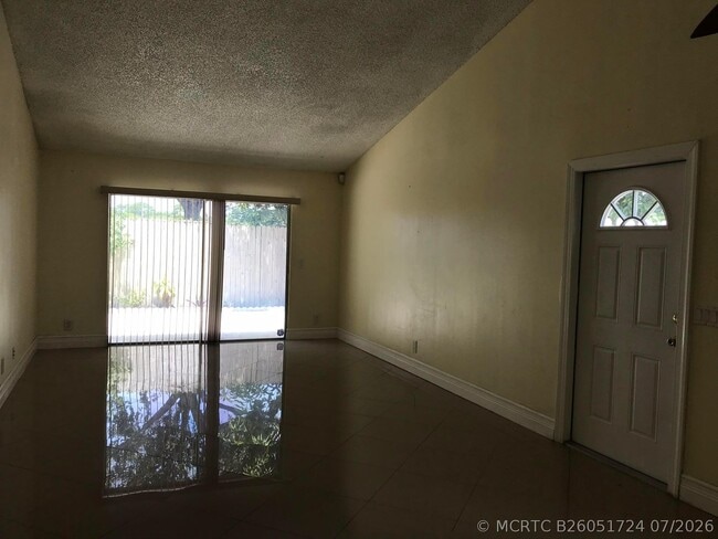 Photo - 1534 Royal Forest Ct