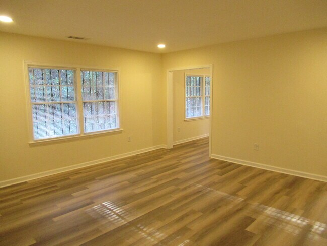 Photo - 2032 Rector Dr SW