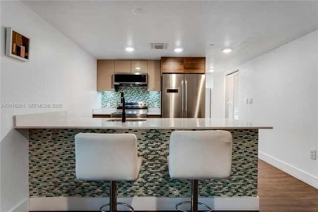 Photo - 9261 E Bay Harbor Dr Unit 607