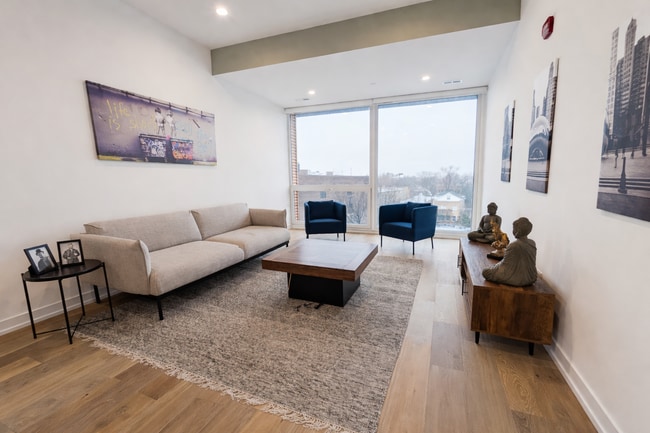 Photo - 4513 N Clark St Unit 503