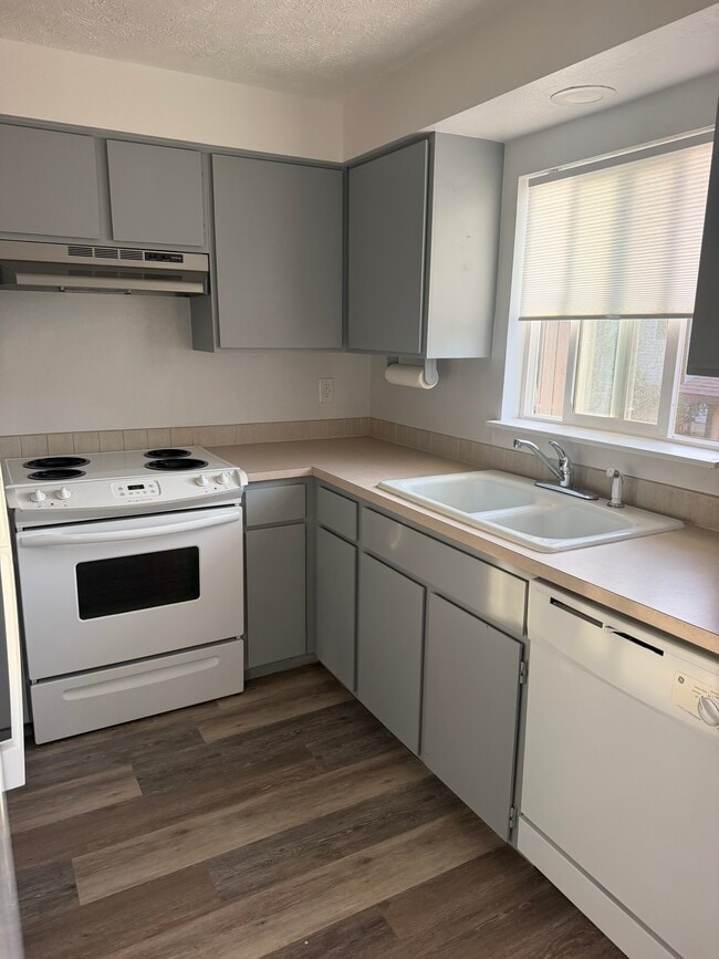 5811 N Cook St Unit Updated Duplex 2BD 1.5 BATH