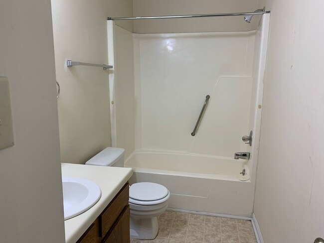 Photo - FREE RENT MARCH 2026-2 brm 2 bath Duplex, washer/dryer hook up, NEW COUNTERTOPS.  Pets negotiable