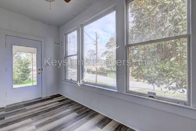 Photo - 1282 Baker Dr
