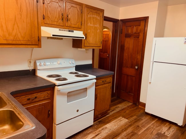 Photo - 109 W Foundry St