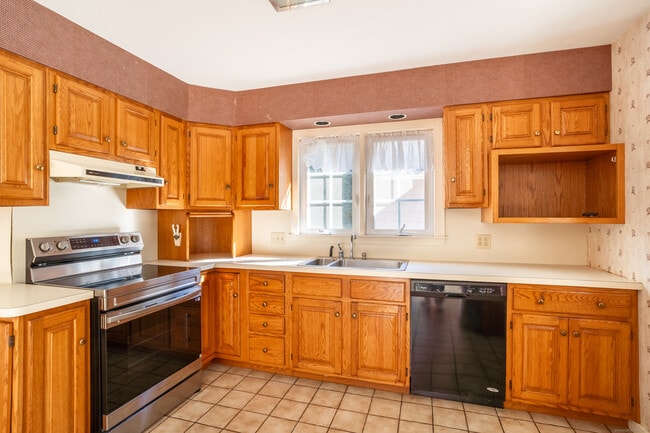 Photo - 501 Lambert Rd