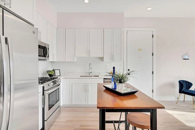 Photo - 1130 Penn St NE