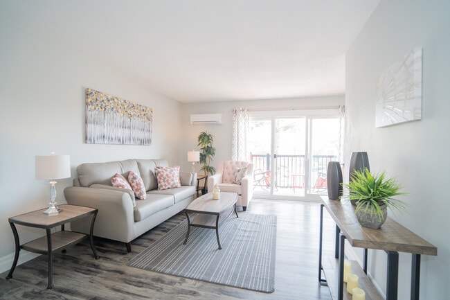 Building Photo - 24 Wellington St Unit 8