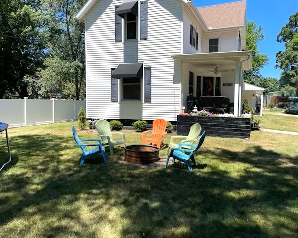 Covered Front Porch - 2878 Kimmel St House