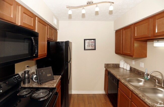 English Village Apartments