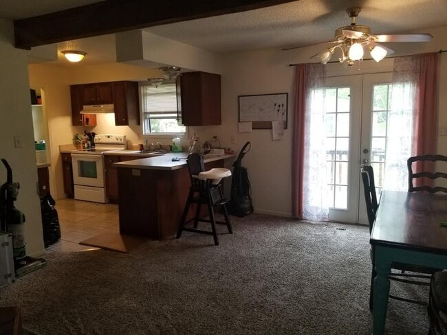 Photo - 6601 NW 70th St