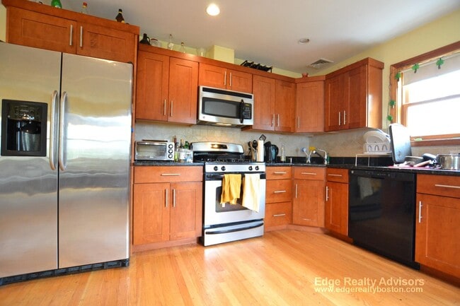 32 Arden St Unit 2