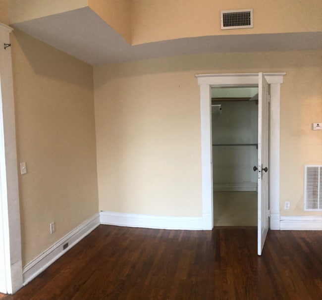 Photo - 815 Monroe St