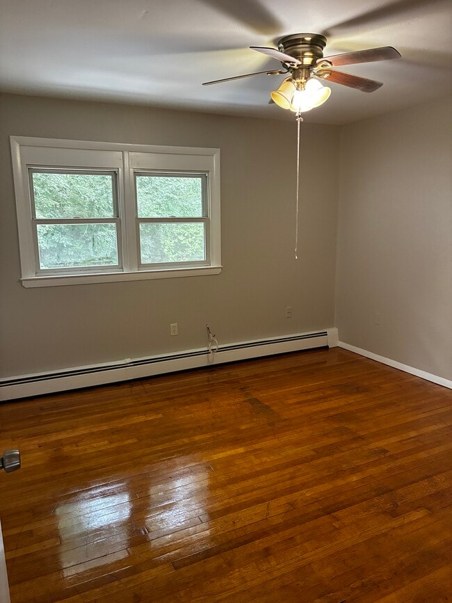 Photo - 508 Plain Hill Rd